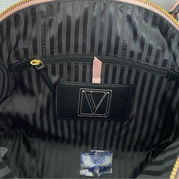 NEW Victoria's Secret Convertible Purse Shoulder Bag in Pink - Picture 10 of 13